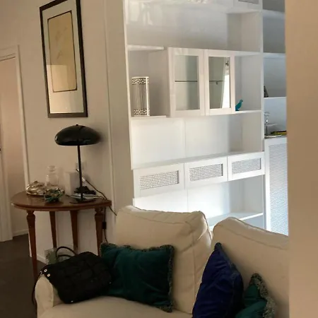 Business Piazza Cesare Battisti Hotel apartamentowy *