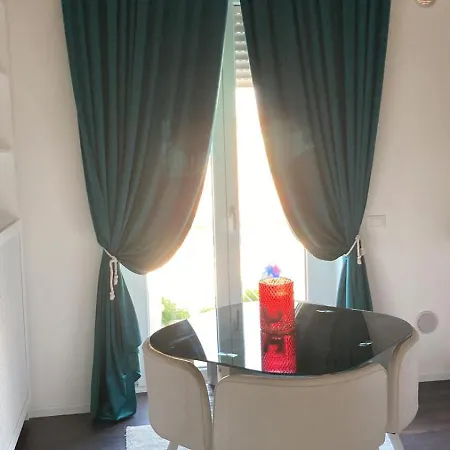 Aparthotel Business Piazza Cesare Battisti